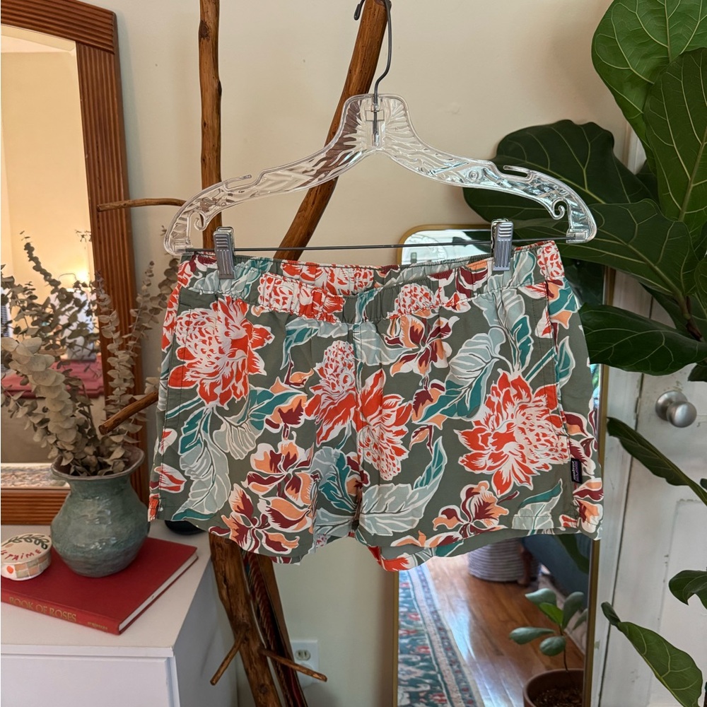 Patagonia Floral Women Shorts - Green and Red